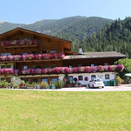 Lechnerhof Hotel-Garni-3
